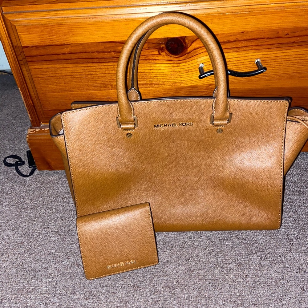 Michael kors satchel & wallet